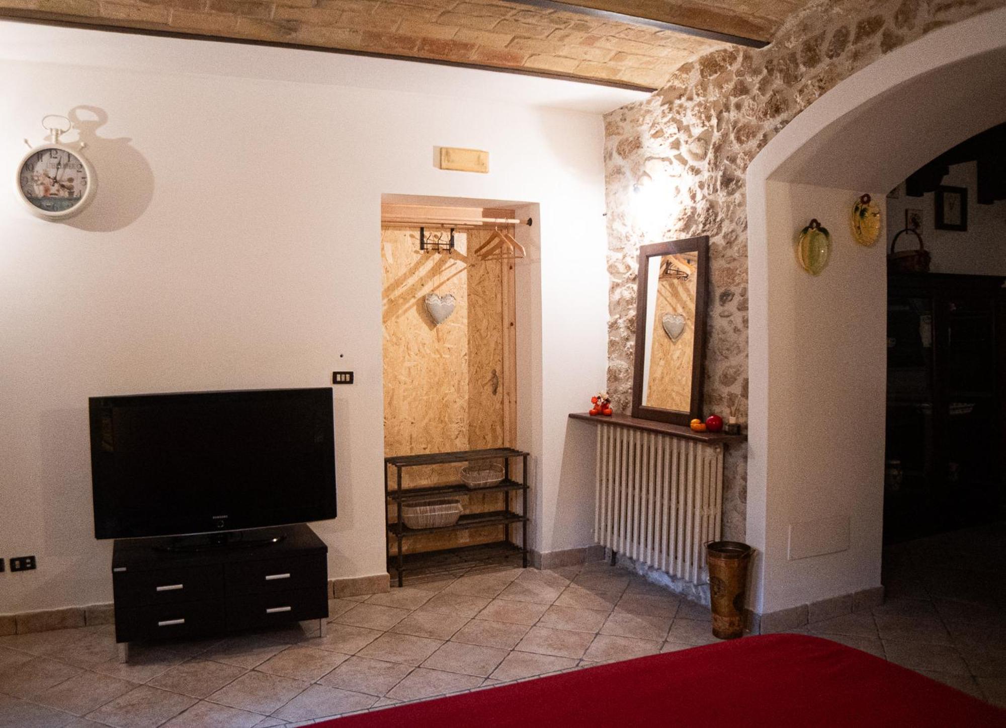Ferienwohnung Giardino Sul Fiume Ascoli Piceno Exterior foto